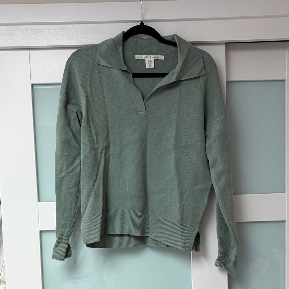 Max Studio Soft Green Pullover with Collar